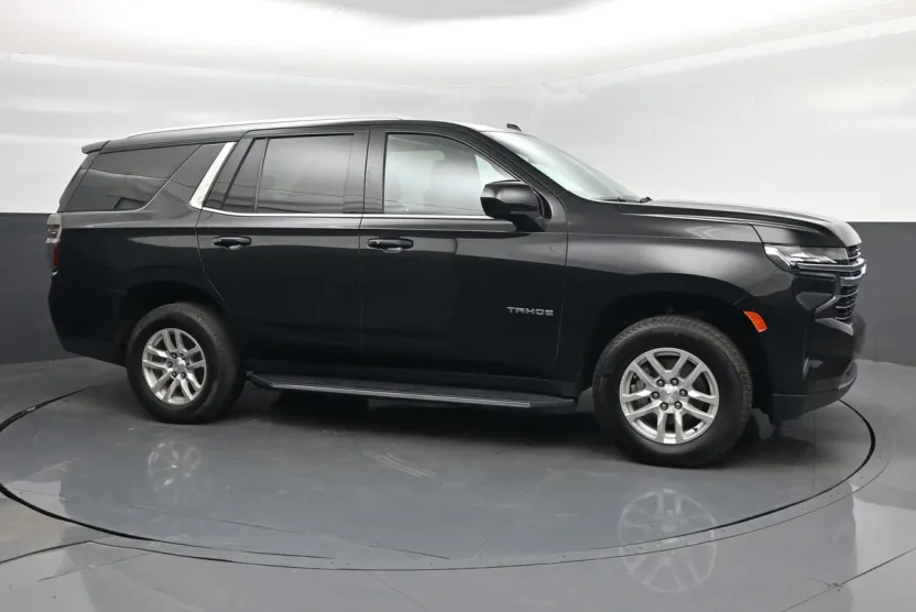 2023 Chevrolet Tahoe LT photo 1