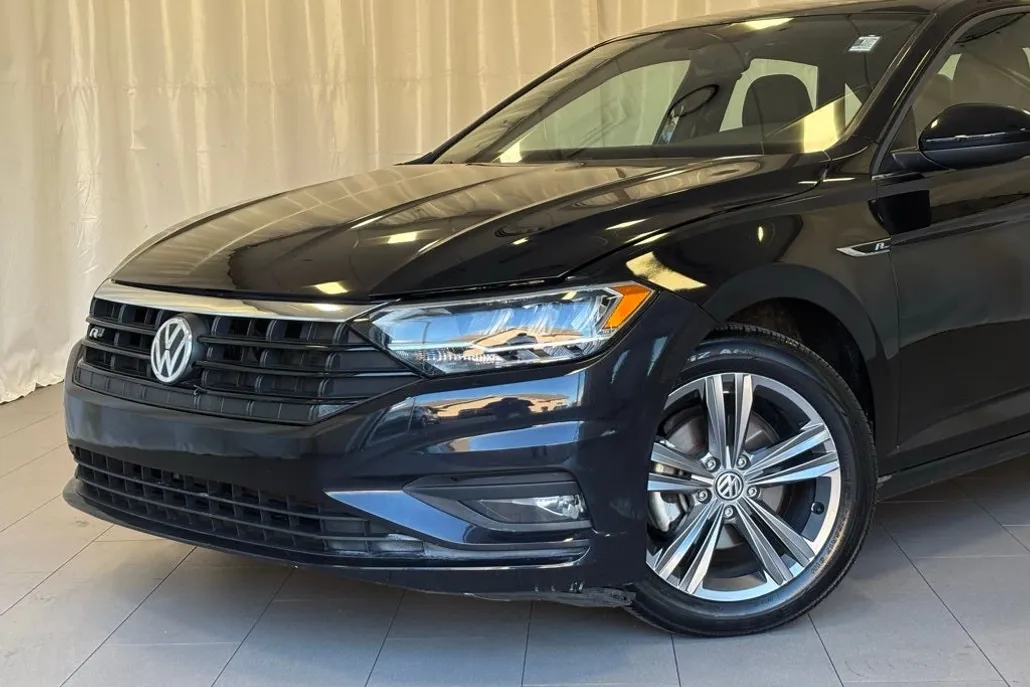 2021 Volkswagen Jetta R-Line photo 1