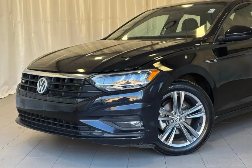 2021 Volkswagen Jetta R-Line photo 1