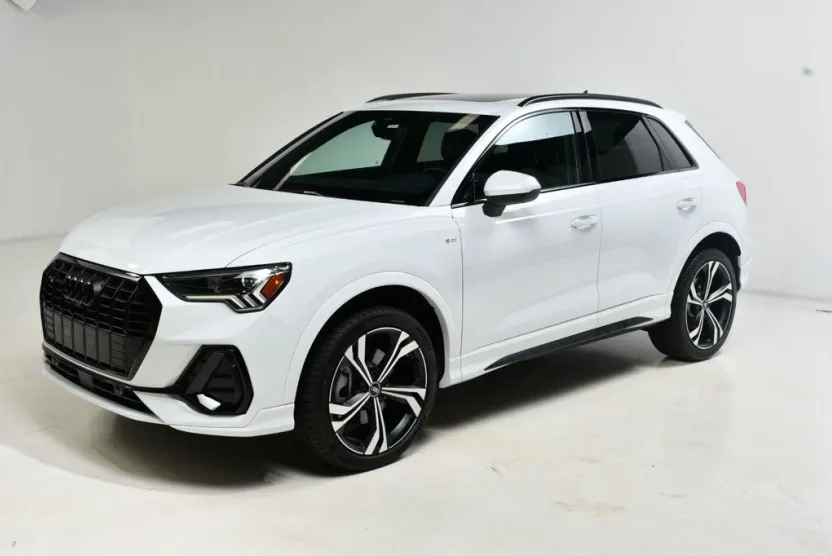 2024 Audi Q3 S line Premium Plus 45 TFSI photo 1