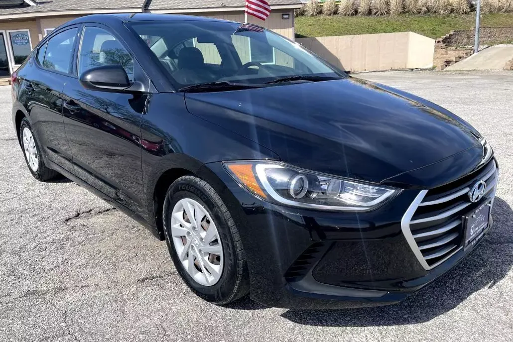 2018 Hyundai Elantra SE photo 1