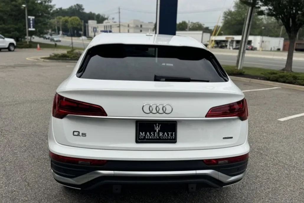 2022 Audi Q5 Sportback S line Premium photo 1