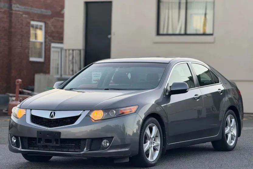2010 Acura TSX photo 1