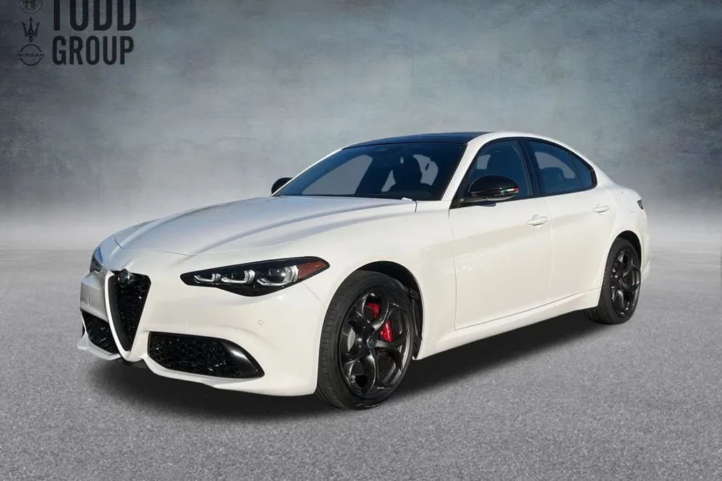 2025 Alfa Romeo Giulia photo 1