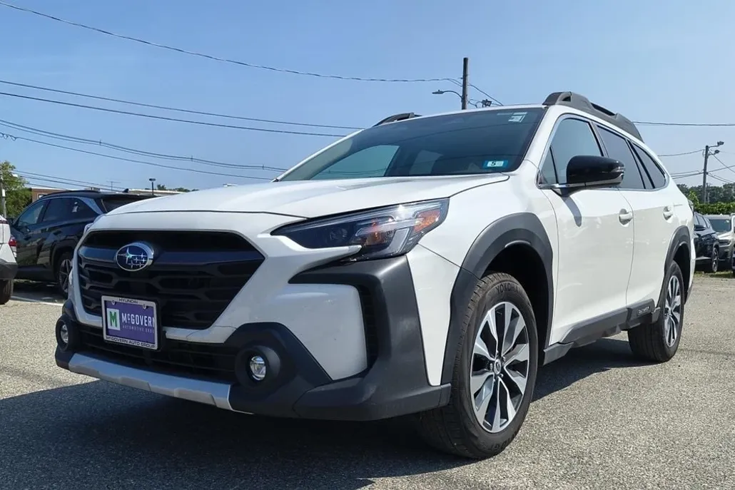 2025 Subaru Outback Limited XT photo 1