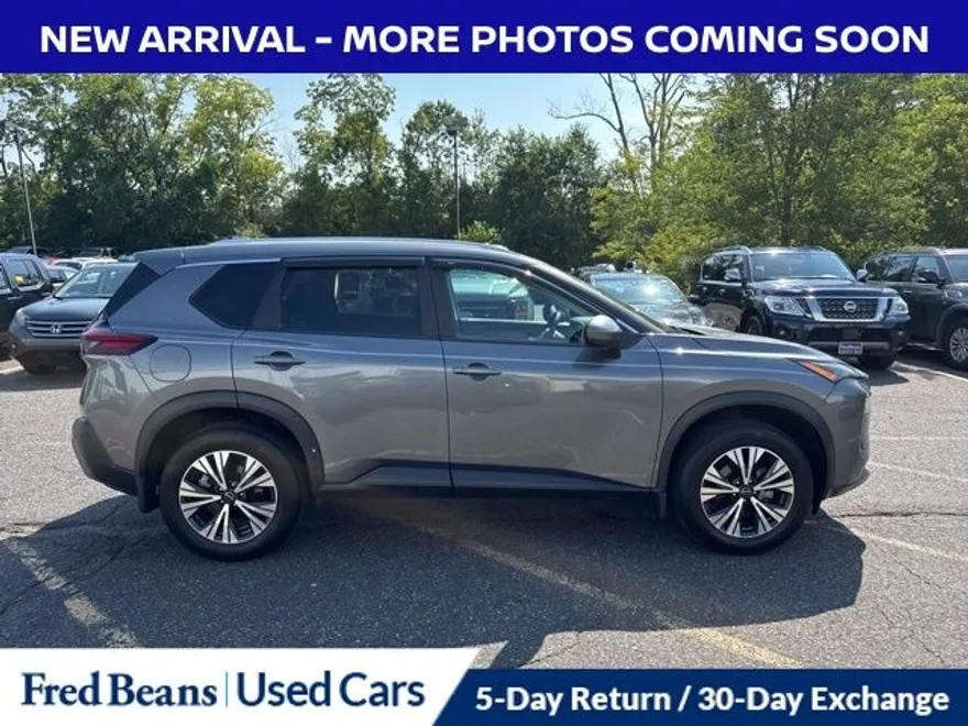 2023 Nissan Rogue SV photo 1