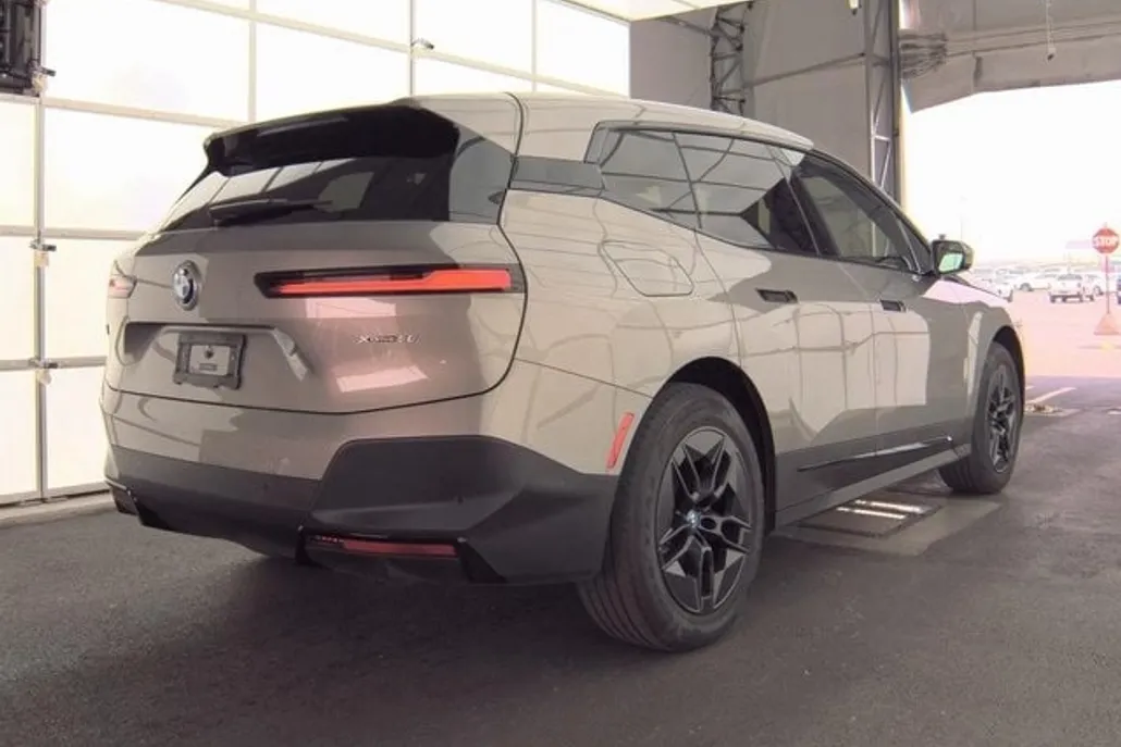 2025 Bmw iX photo 1