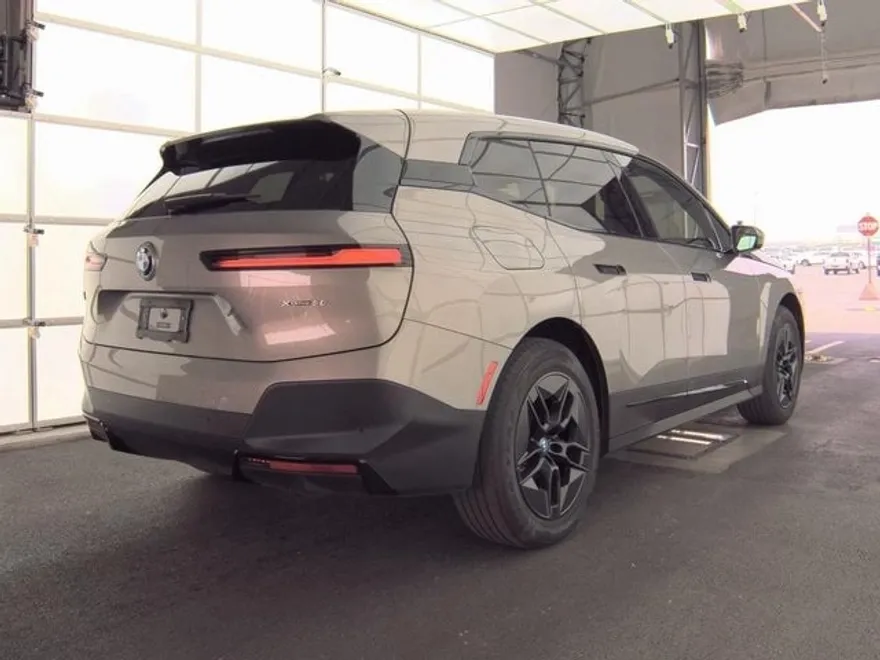 2025 Bmw iX photo 1