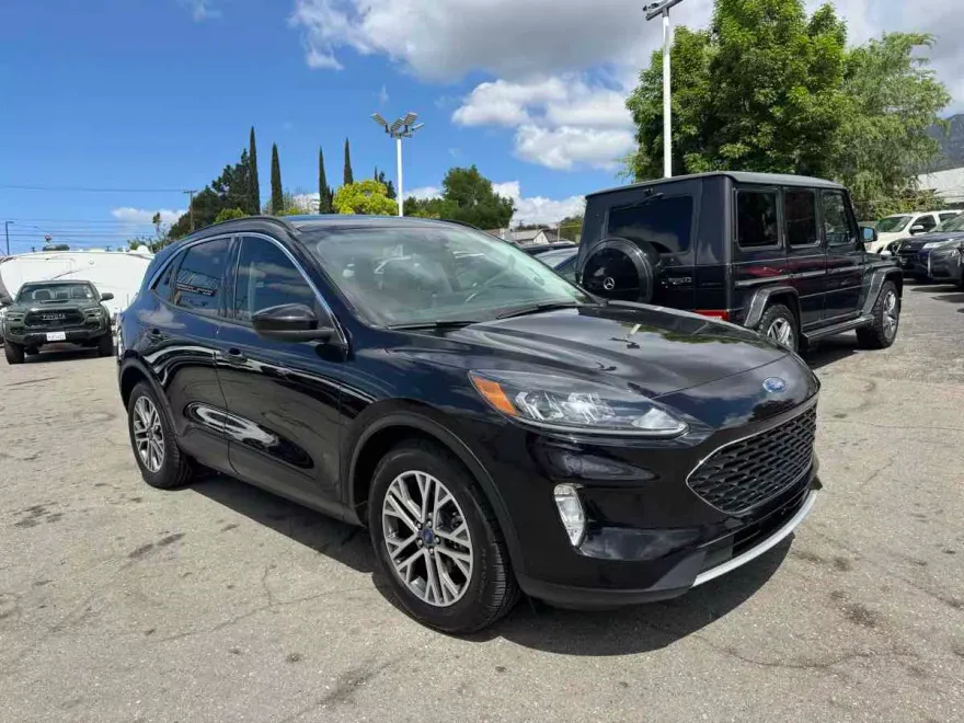 2021 Ford Escape SEL Hybrid photo 1