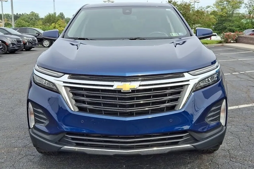 2022 Chevrolet Equinox LT photo 1