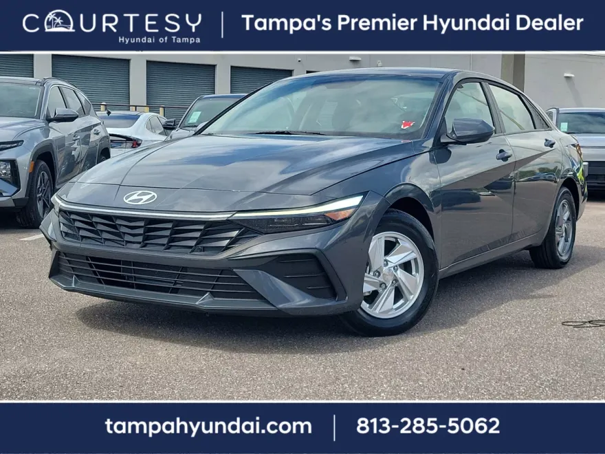 2025 Hyundai Elantra SE photo 1