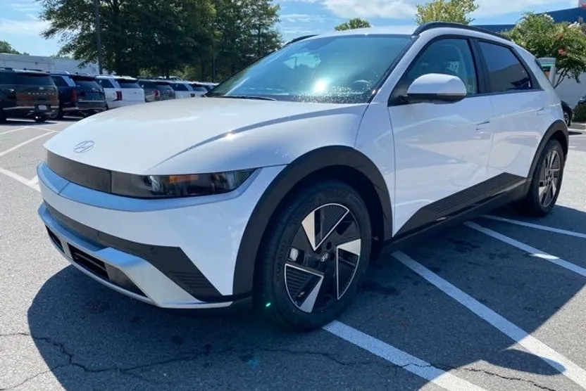 2025 Hyundai Ioniq 5 SEL photo 1