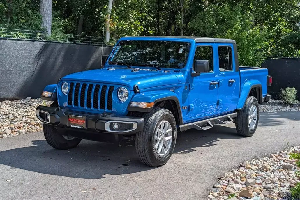 2023 Jeep Gladiator Sport photo 1