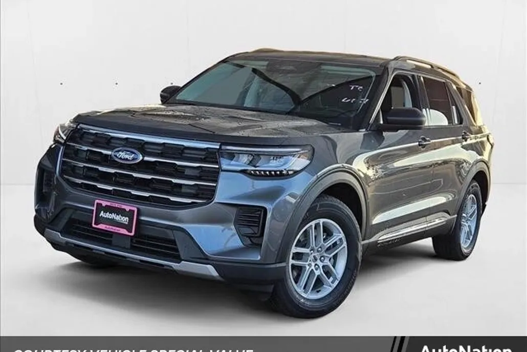 2025 Ford Explorer photo 1