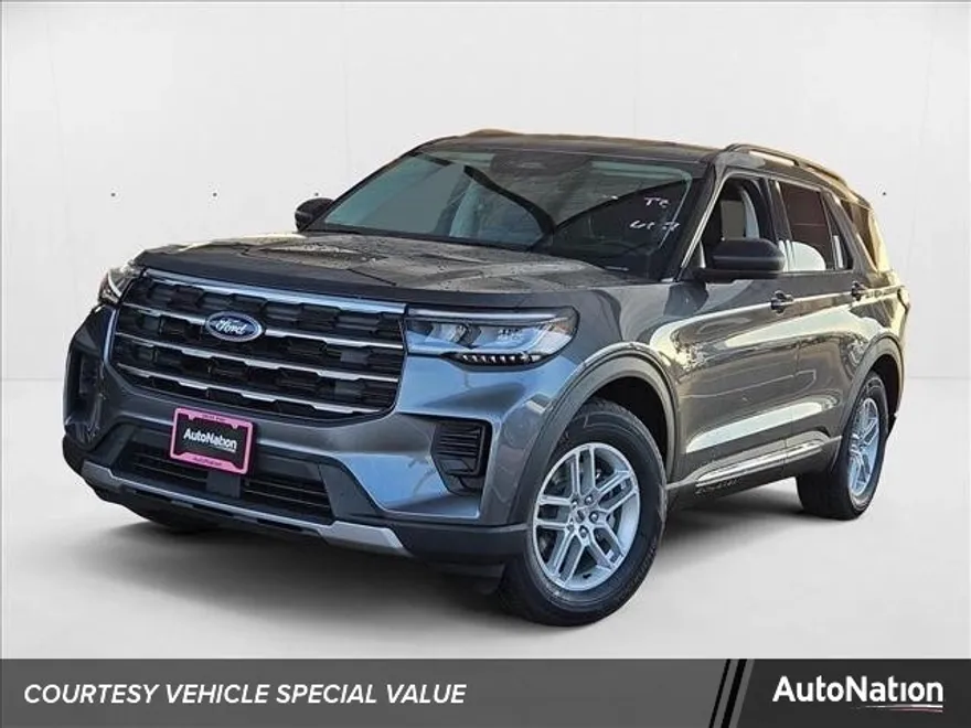 2025 Ford Explorer photo 1