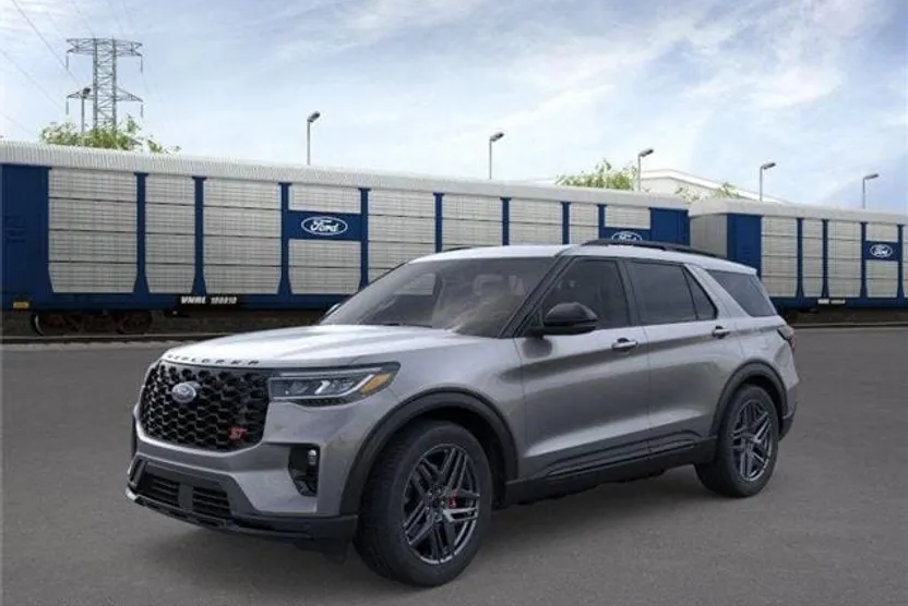 2025 Ford Explorer ST photo 1