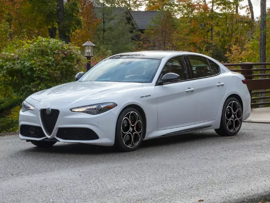 2023 Alfa Romeo Giulia Ti Veloce photo 1