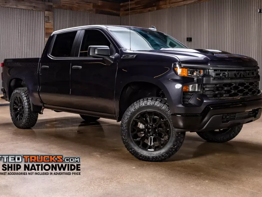 2024 Chevrolet Silverado 1500 Custom Trail Boss photo 1