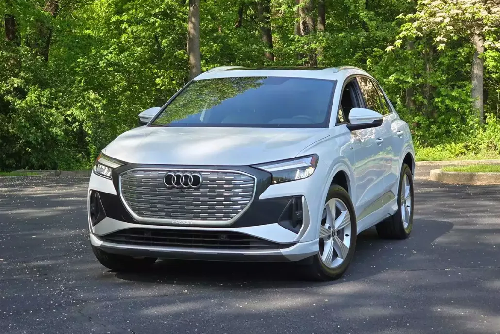 2023 Audi Q4 50 E-tron Premium photo 1