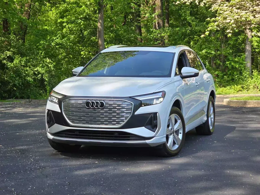 2023 Audi Q4 50 E-tron Premium photo 1