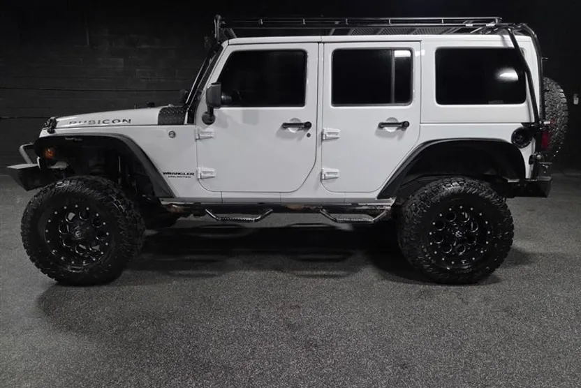 2016 Jeep Wrangler Unlimited Rubicon photo 1