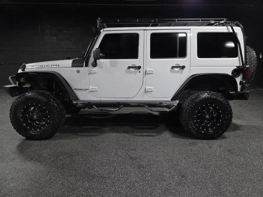 2016 Jeep Wrangler Unlimited Rubicon photo 1