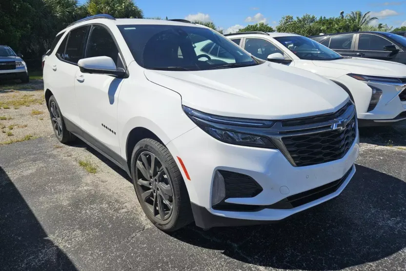 2023 Chevrolet Equinox RS photo 1