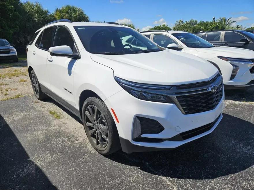 2023 Chevrolet Equinox RS photo 1