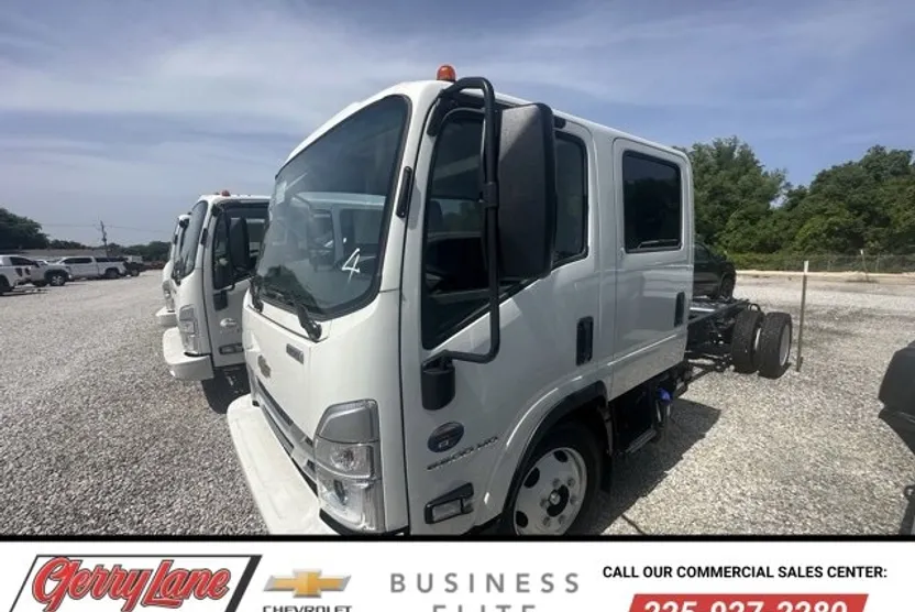 2024 Chevrolet Silverado 5500HD photo 1