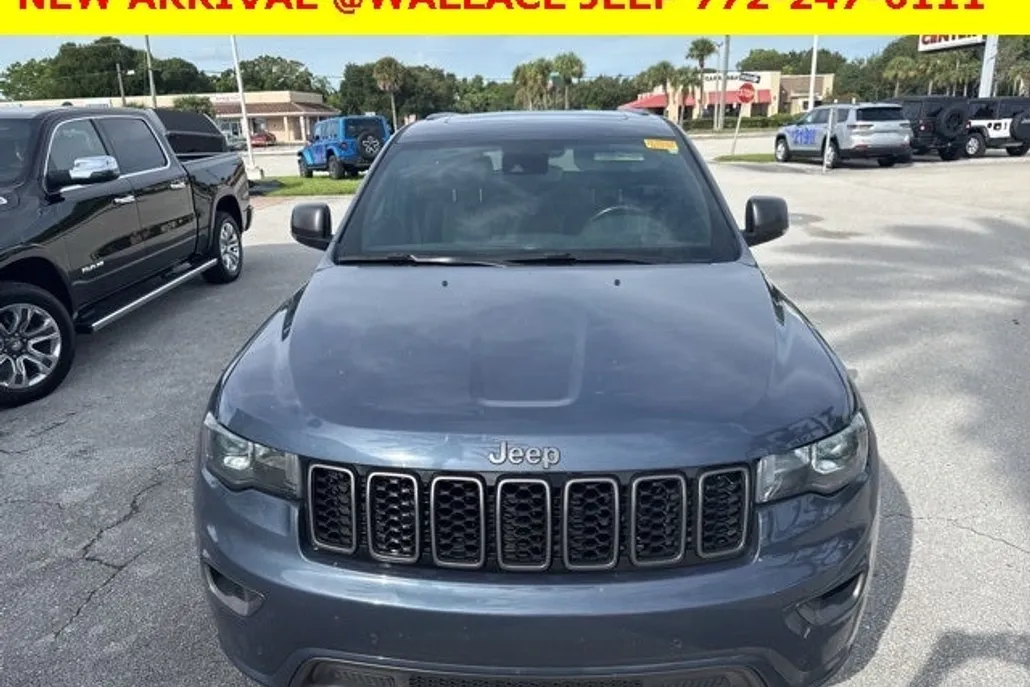2021 Jeep Grand Cherokee Anniversary Edition photo 1