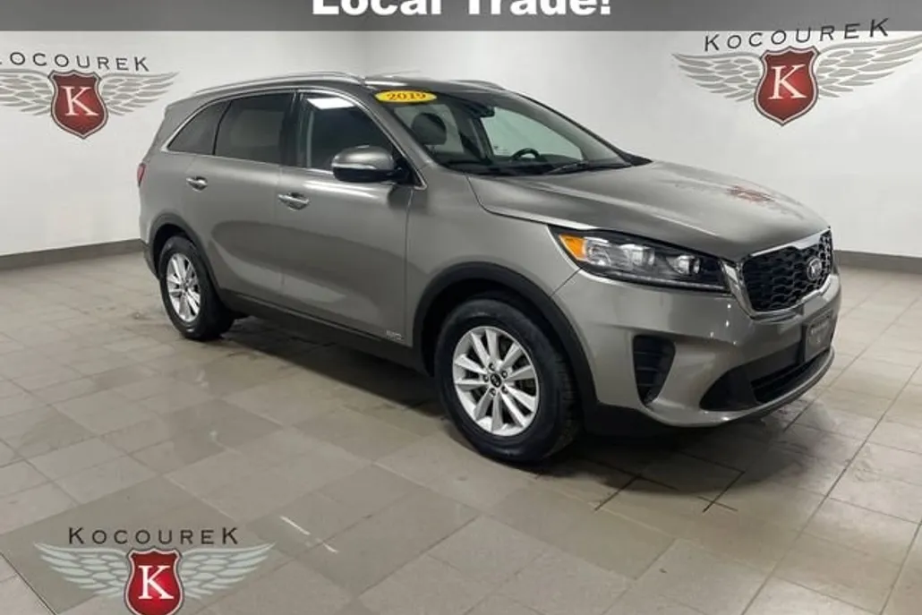 2019 Kia Sorento LX photo 1