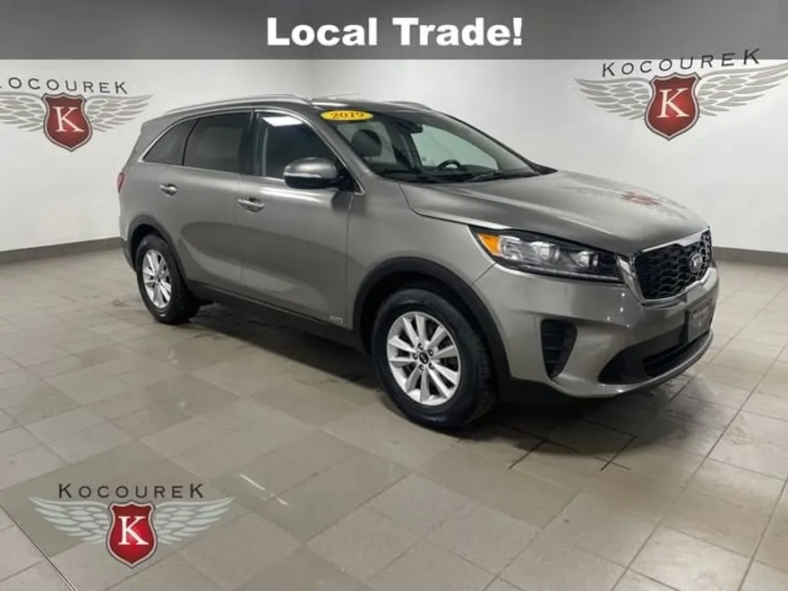 2019 Kia Sorento LX photo 1