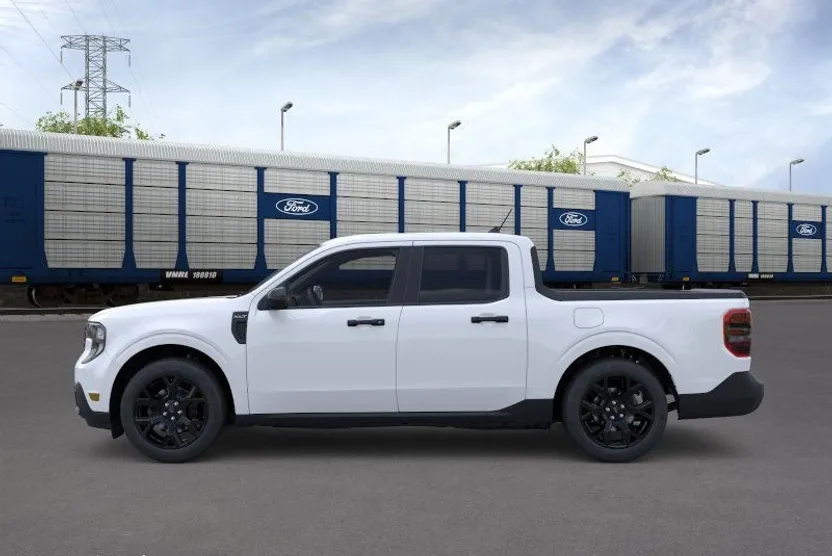 2025 Ford Maverick XLT photo 1