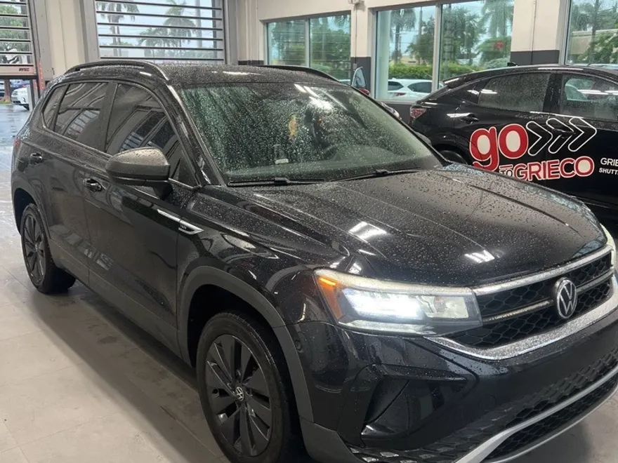 2022 Volkswagen Taos S photo 1