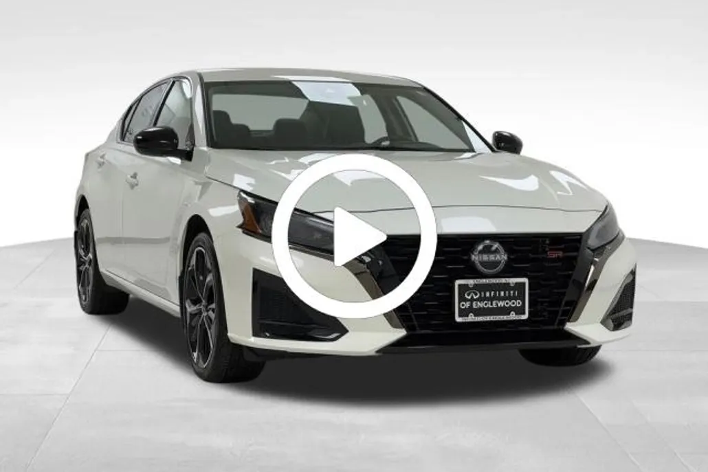 2023 Nissan Altima 2.5 SR photo 1