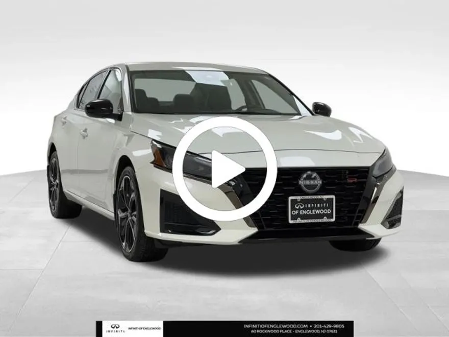 2023 Nissan Altima 2.5 SR photo 1