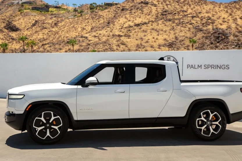 2022 Rivian R1T Adventure photo 1