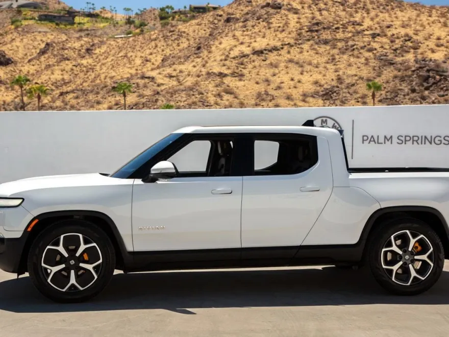 2022 Rivian R1T Adventure photo 1