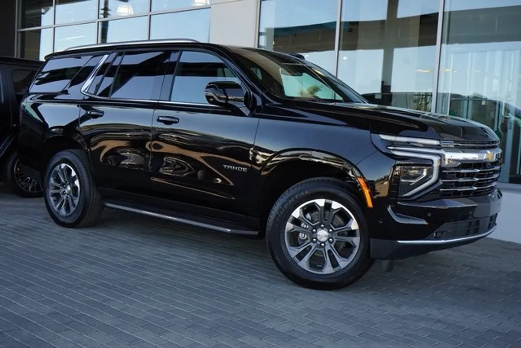 2025 Chevrolet Tahoe LT photo 1