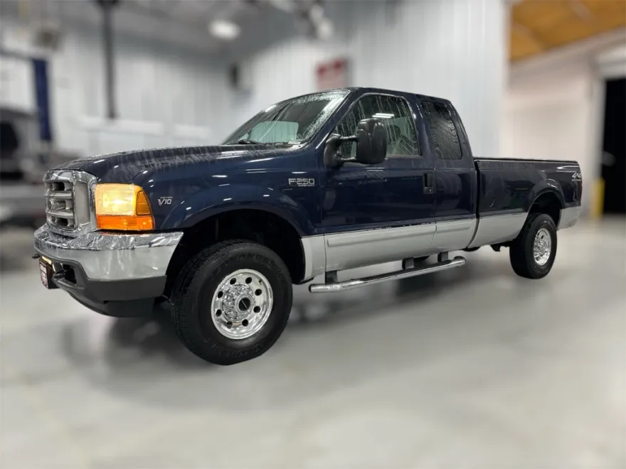 2001 Ford F-250 XLT photo 1