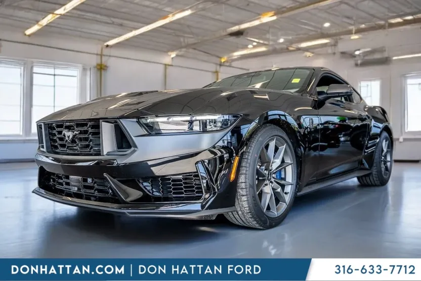 2025 Ford Mustang Dark Horse photo 1