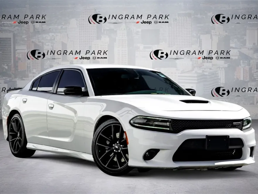 2020 Dodge Charger GT photo 1