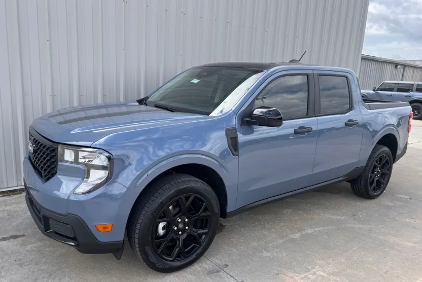 2025 Ford Maverick XLT photo 1