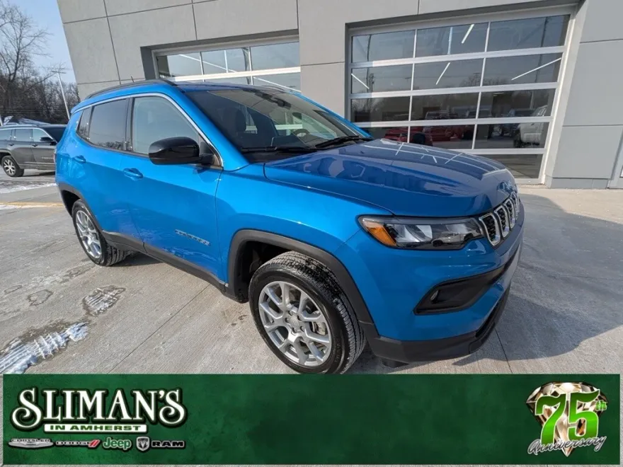 2024 Jeep Compass Latitude Lux photo 1