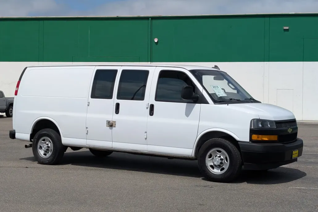 2018 Chevrolet Express 3500 Cargo Van photo 1