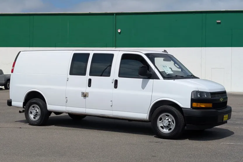 2018 Chevrolet Express 3500 Cargo Van photo 1