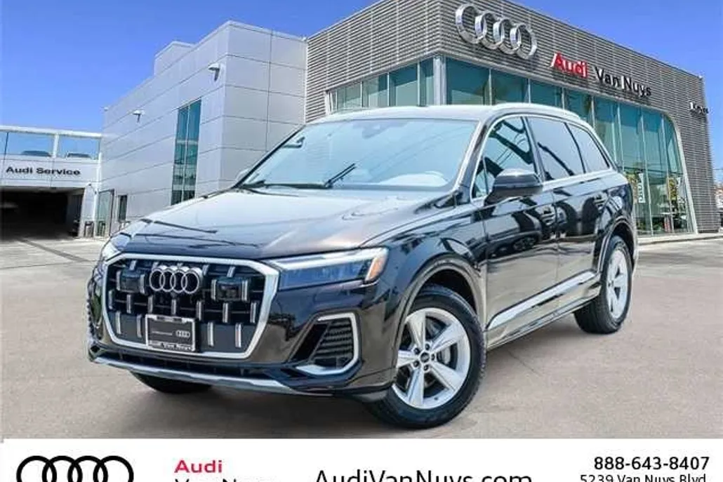 2025 Audi Q7 Premium photo 1