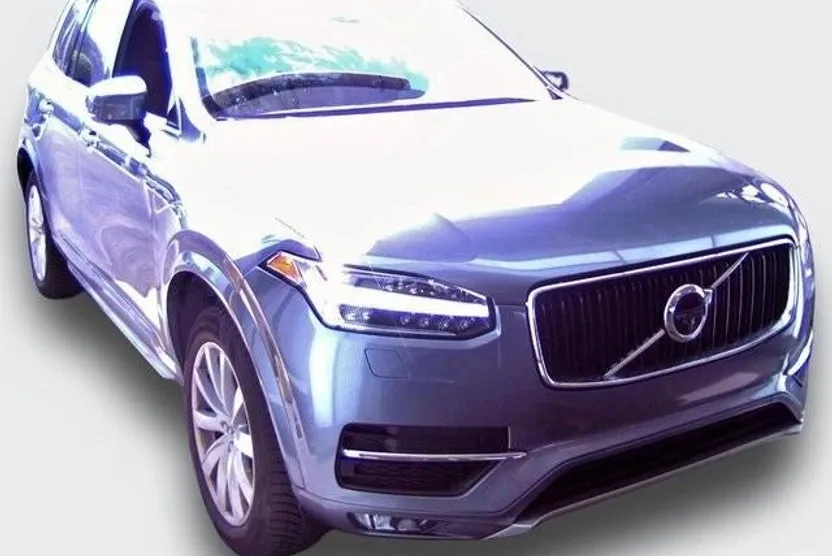 2016 Volvo XC90 T6 Momentum photo 1