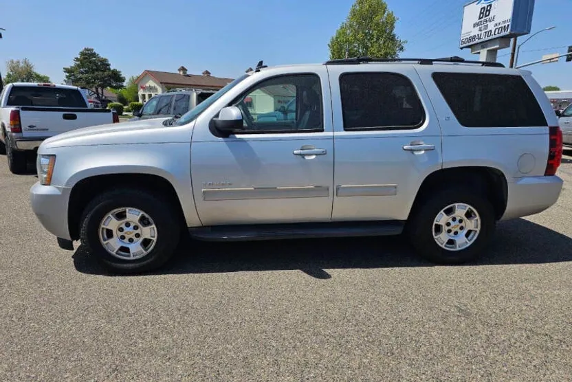 2011 Chevrolet Tahoe LT photo 1