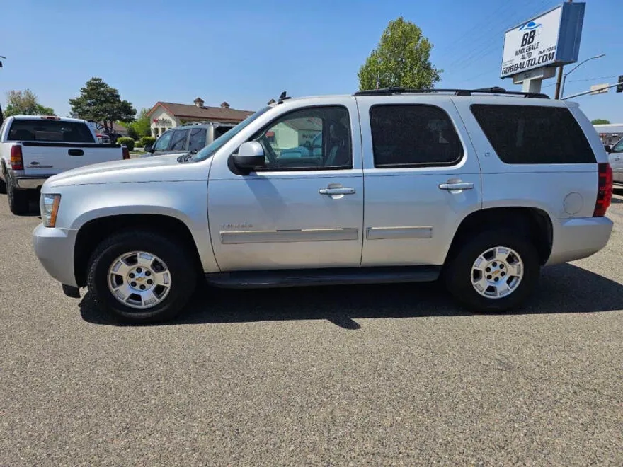 2011 Chevrolet Tahoe LT photo 1